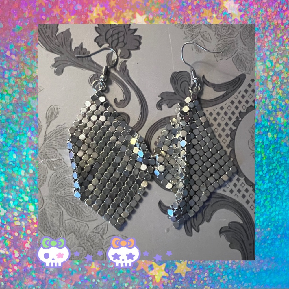 💀 earrings
